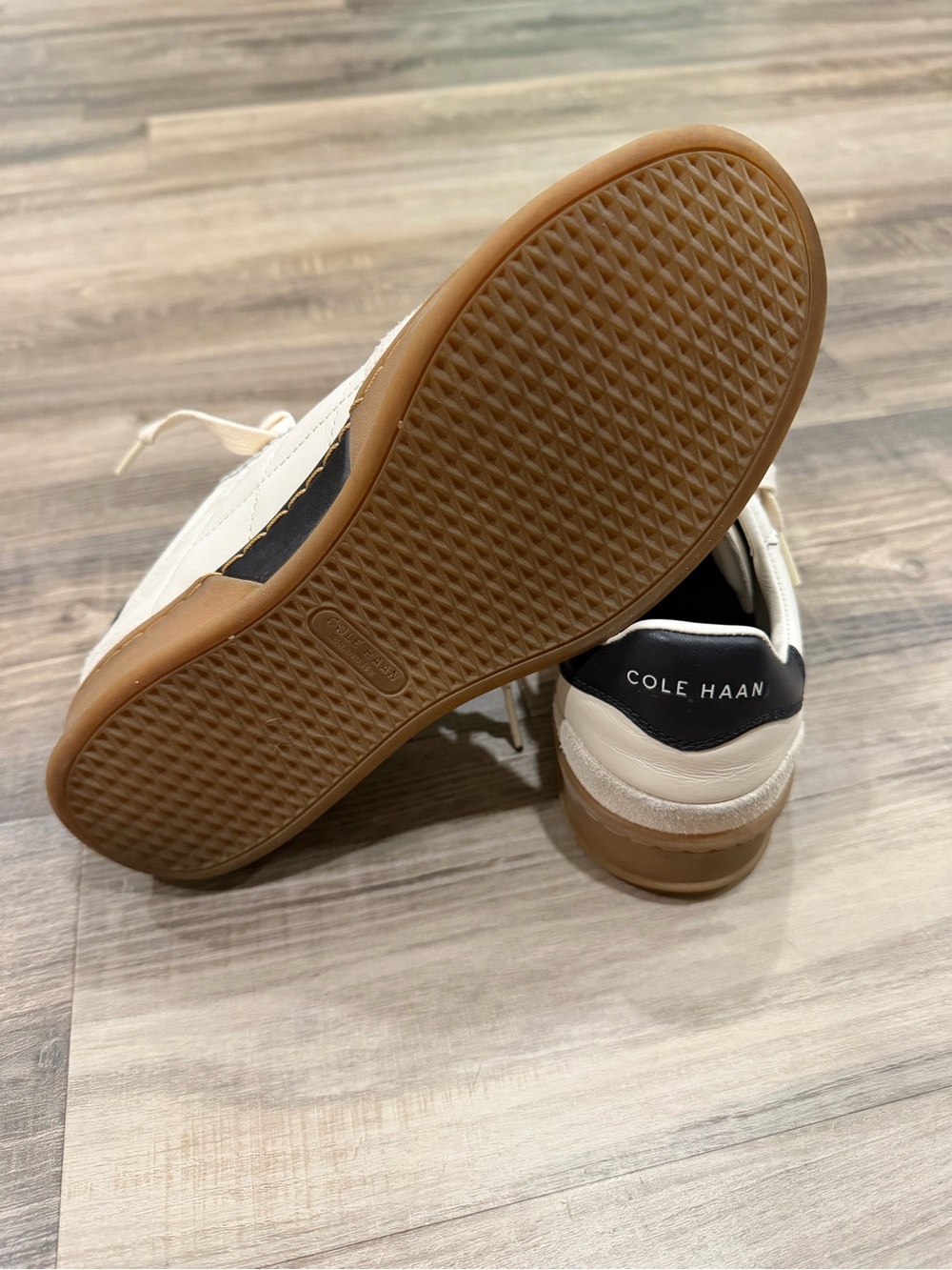 WOMEN'S COLE HAAN GRANDPRØ BREAKAWAY SNEAKER | IVORY / GUM - Picture 8 of 8